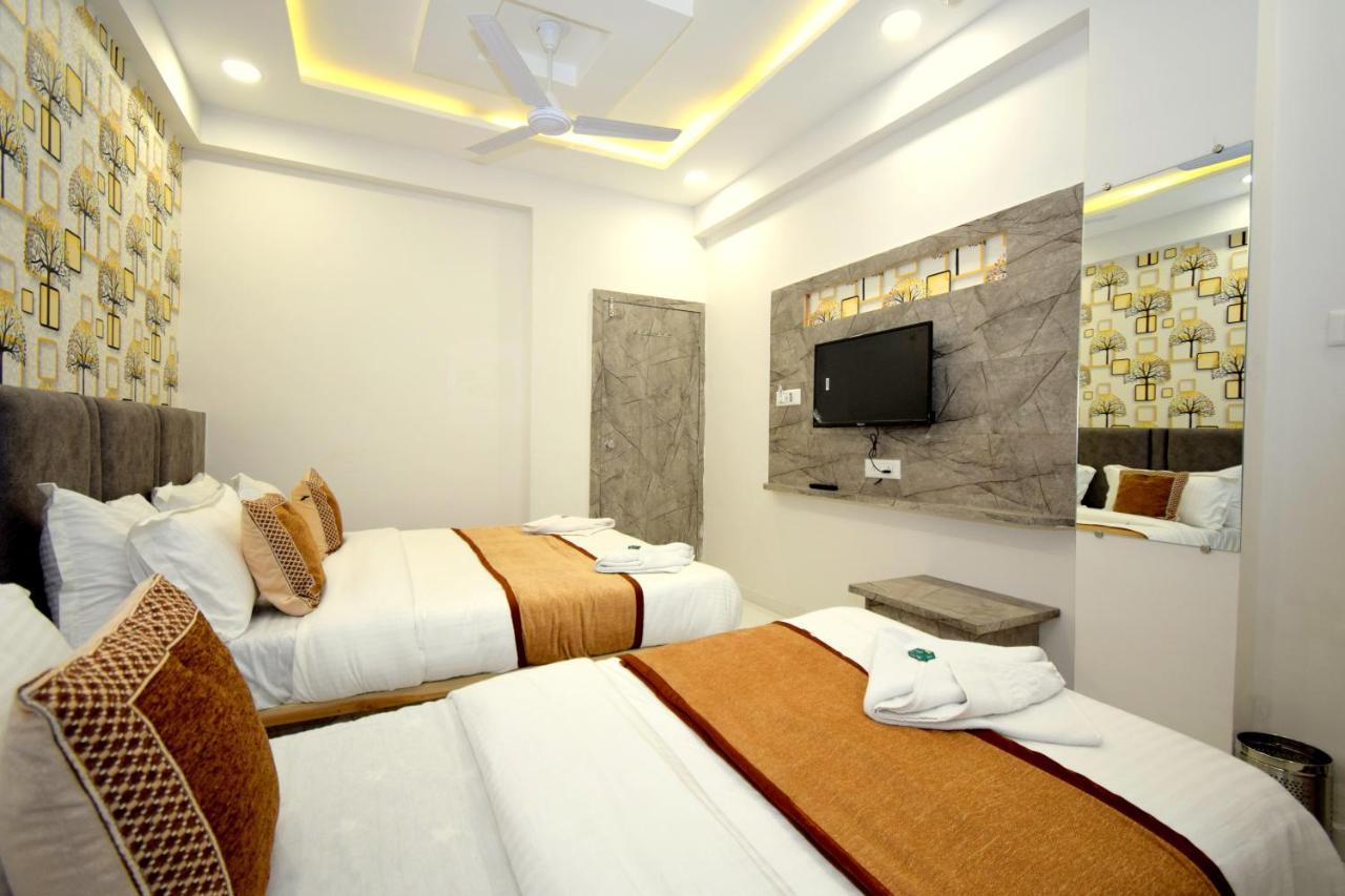 Hotel A1 Vastrapur Ahmedabad Exterior foto