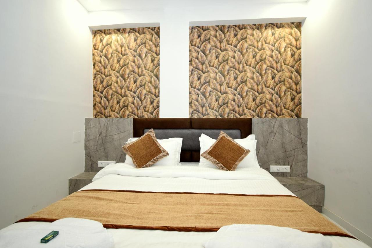 Hotel A1 Vastrapur Ahmedabad Exterior foto